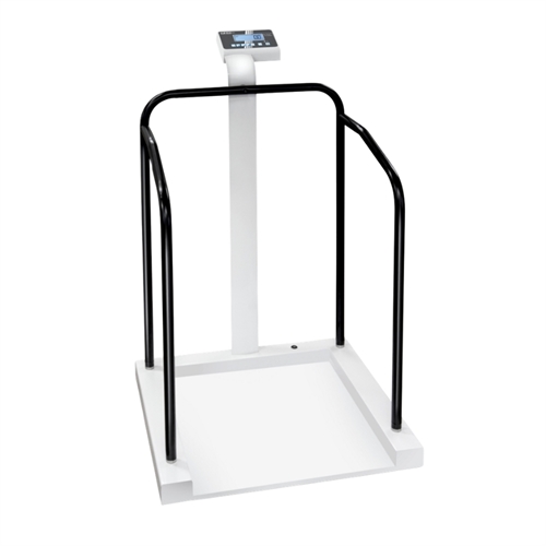 Kerns MTA platformsvægt har gelænder til 3 af vægtens sider.